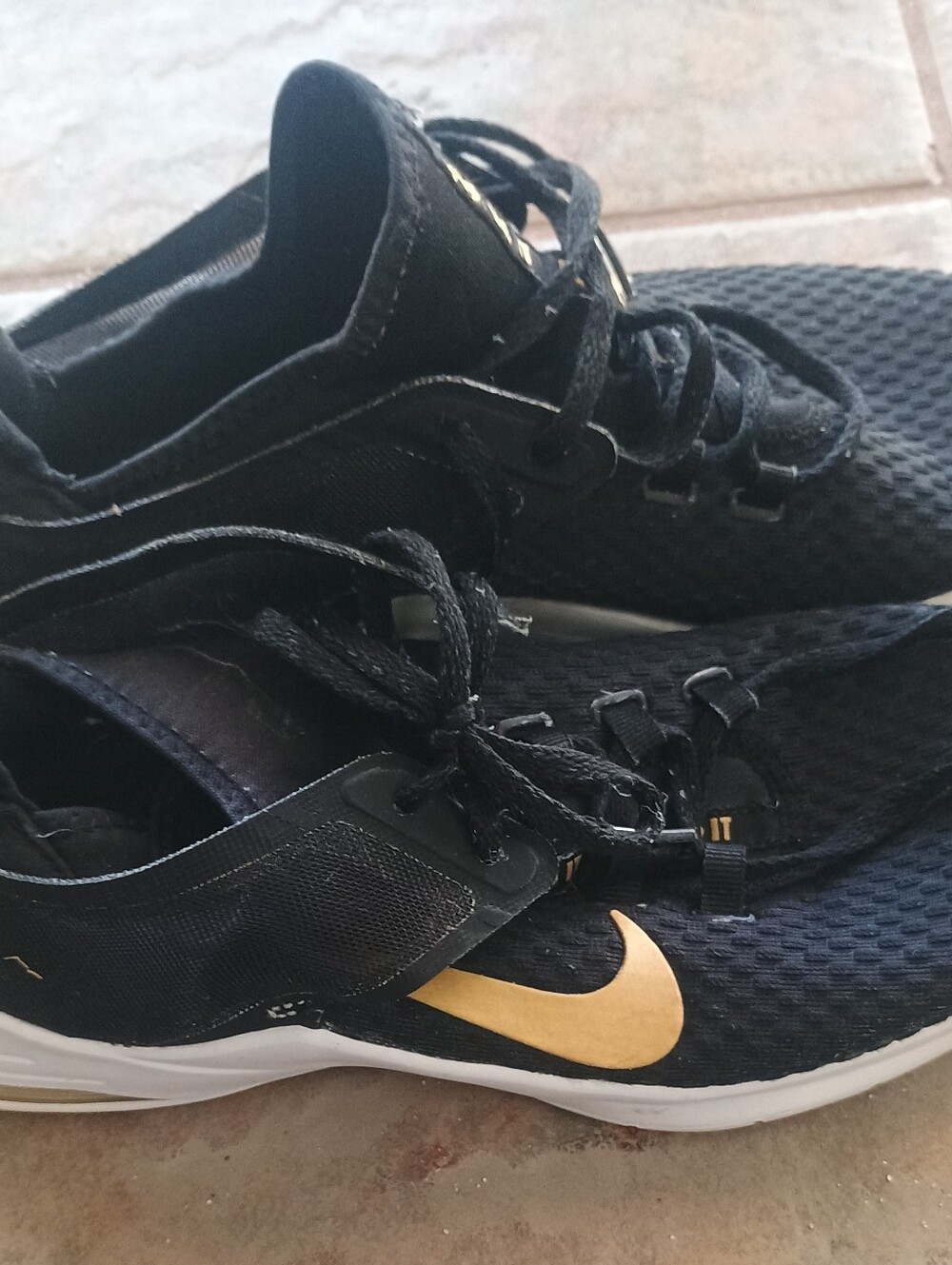 Nike Women’s Black & Gold Athletic Training Sneakers